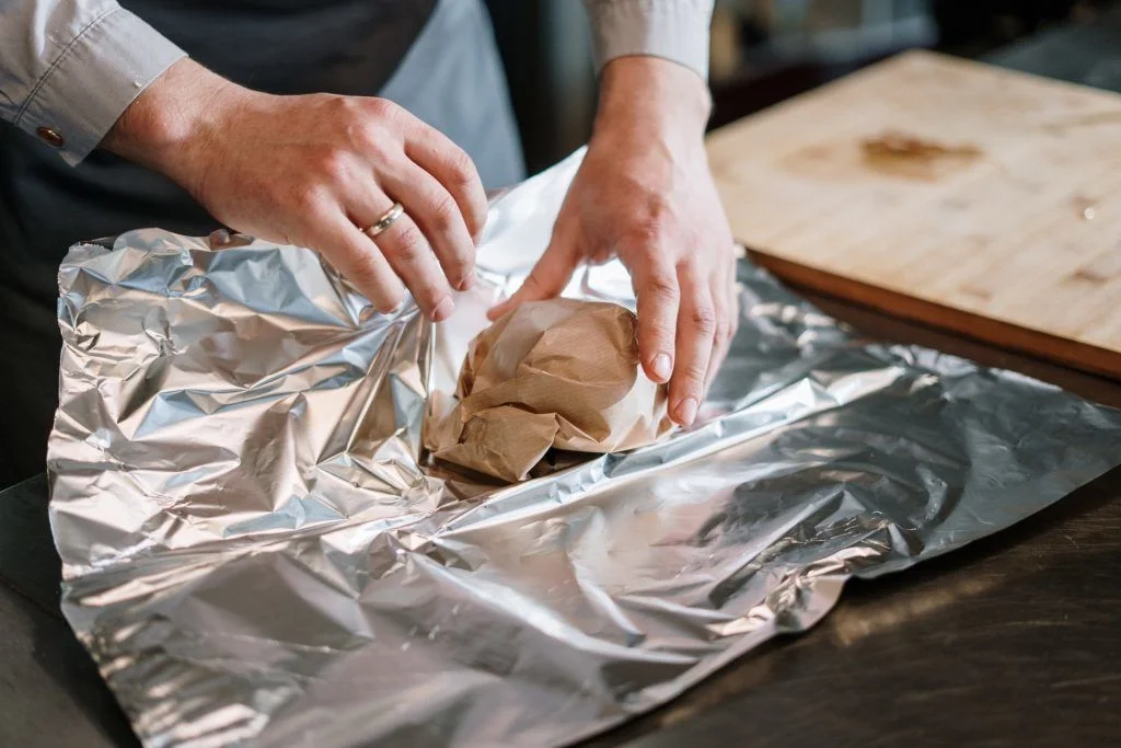 Can You Put Aluminum Foil In The Microwave