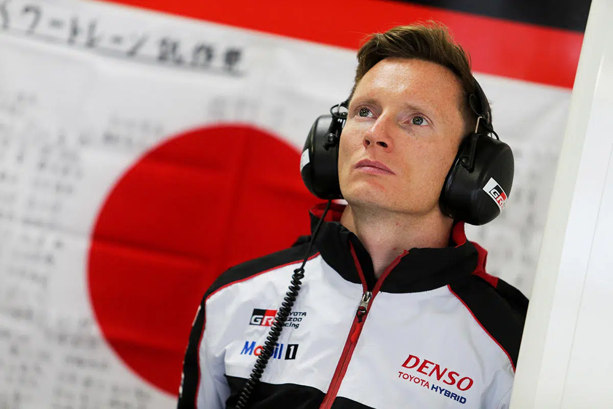 Best Nascar Headphones: Why You Need To Grab Yourself Some! 27 nascar headphones