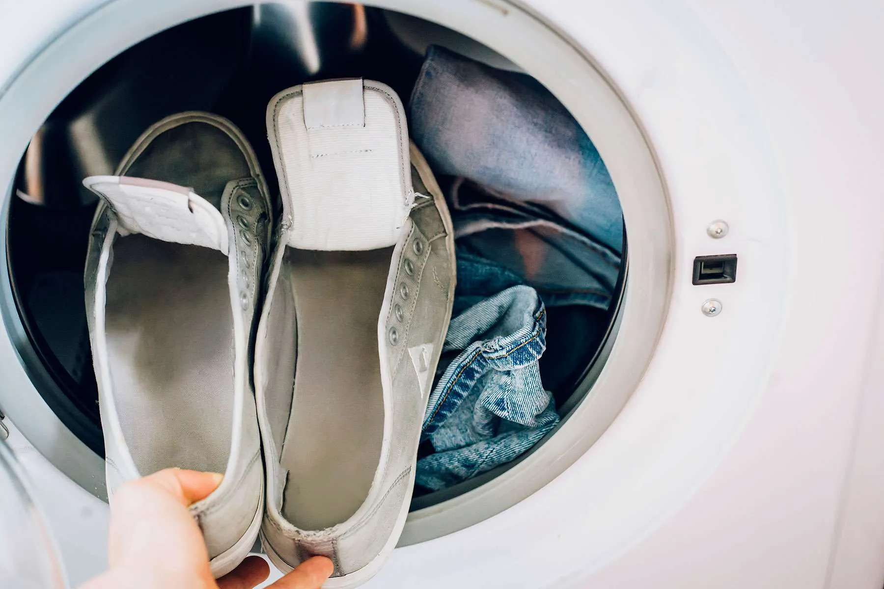 How To Wash Converse In The Washing Machine